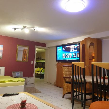 Sions Grosse Ferienwohnung Ferienwohnung Mit 3 Schlafzimmer, 2 Km Bis Zum Europapark Rust Kappel-Grafenhausen Esterno foto